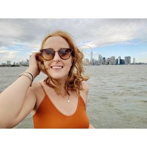 Meet your Posher, Angela